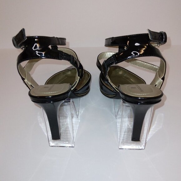 BANDOLINO SHOES BLACK HEELS WITH GOLD TRIM - Picture 3 of 7